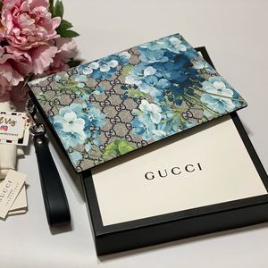 BNIB Gucci Blooms Wristlet Clutch Authentic